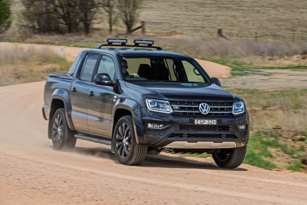 VW Amarok 2020 сзади