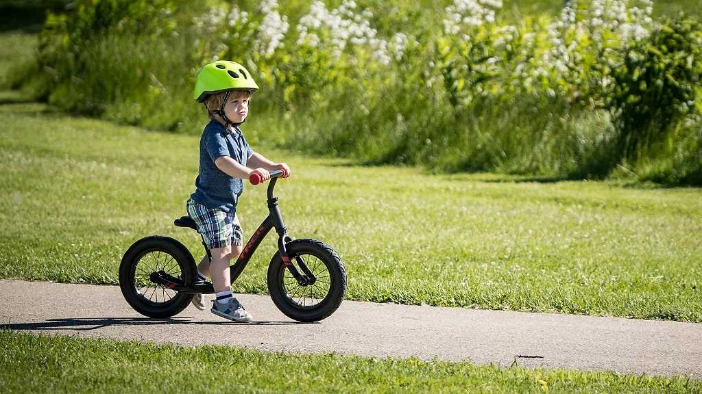 Как подобрать велосипед для ребенка 4 лет