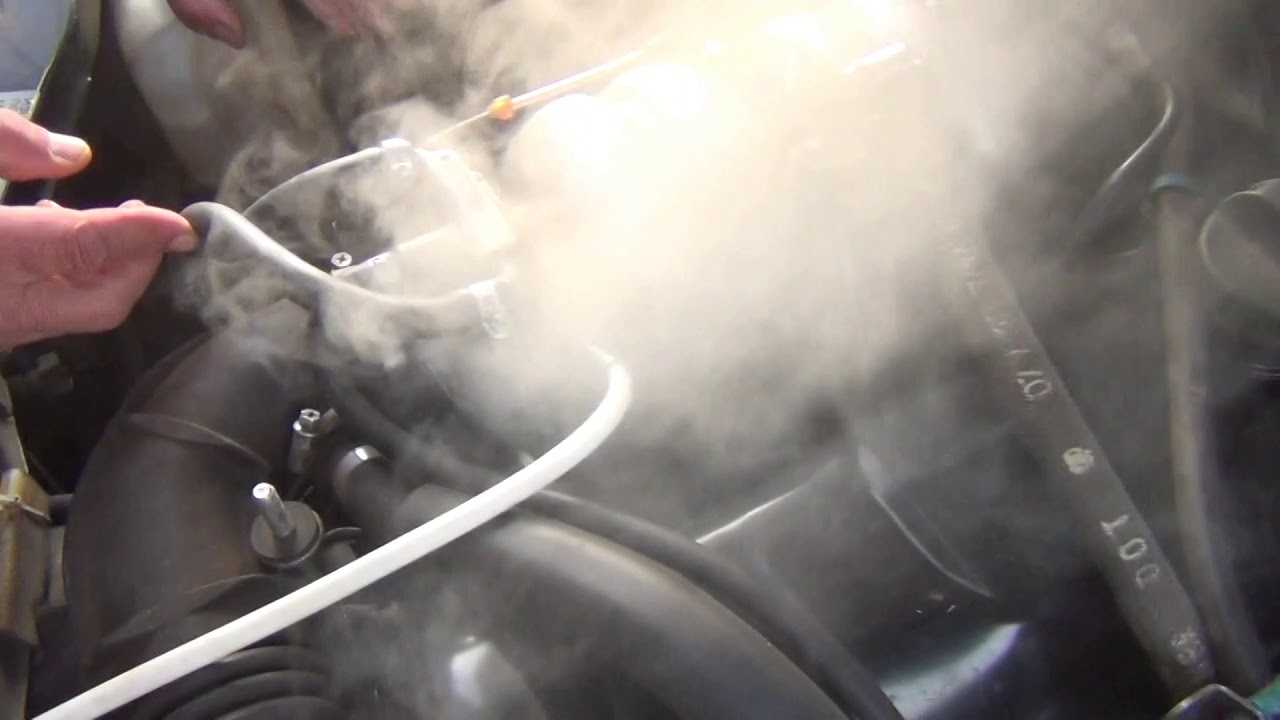 Подсос воздуха причины. Подсос воздуха 6sd1. Подсос воздуха дымогенератором. Дымогенератор для обнаружения подсоса воздуха. Дым машина для проверки подсоса воздуха.