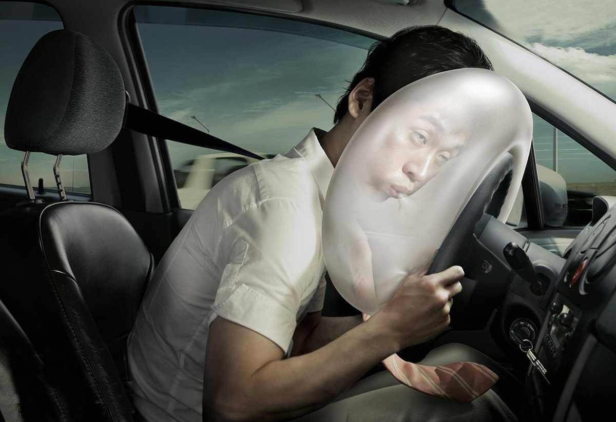 Подушка безопасности в кресле водителя