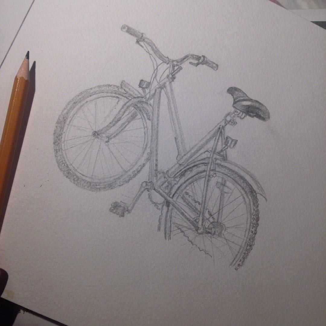 Набросок велосипеда карандашом