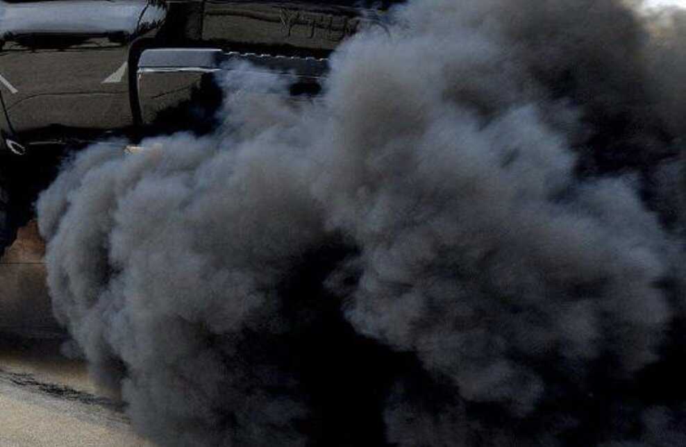 О чем говорит черный дым из дизельной трубы 🦈 avtoshark.com