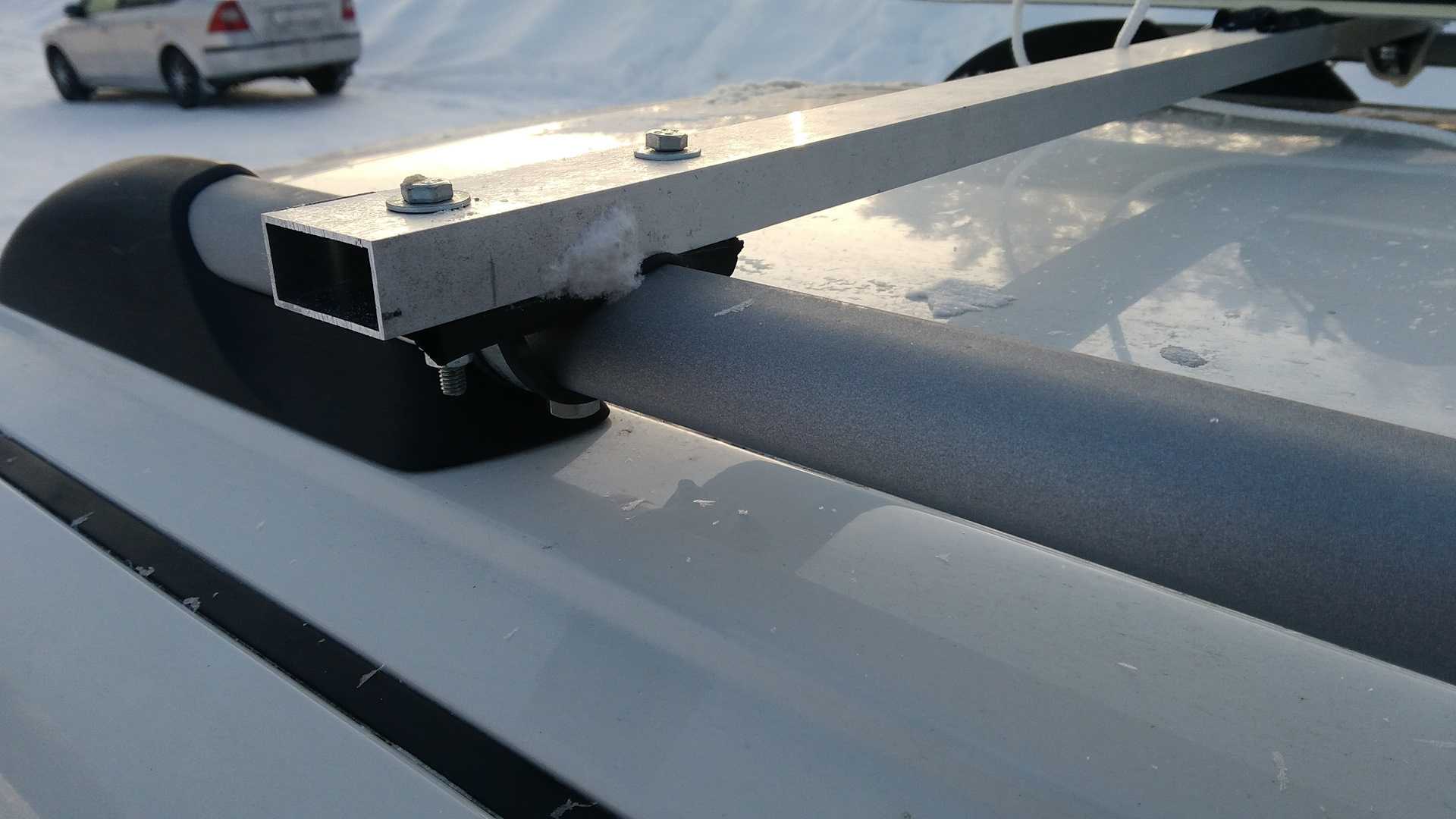 Купить крепления рейлингов. Багажник на рейлинги УАЗ Патриот 2011 года. Багажник на крышу автомобиля УАЗ Патриот на рейлинги. Крепление багажника УАЗ Патриот на рейлинги.
